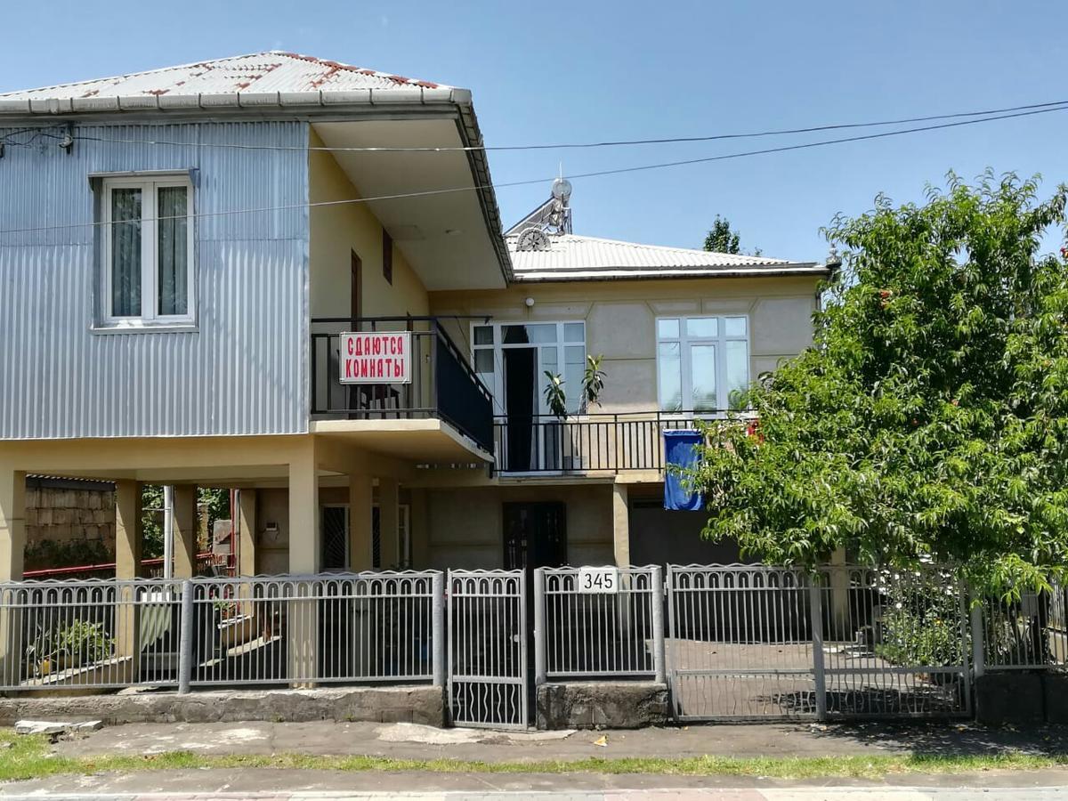 Guest House Of Givi Kobuleti Kültér fotó