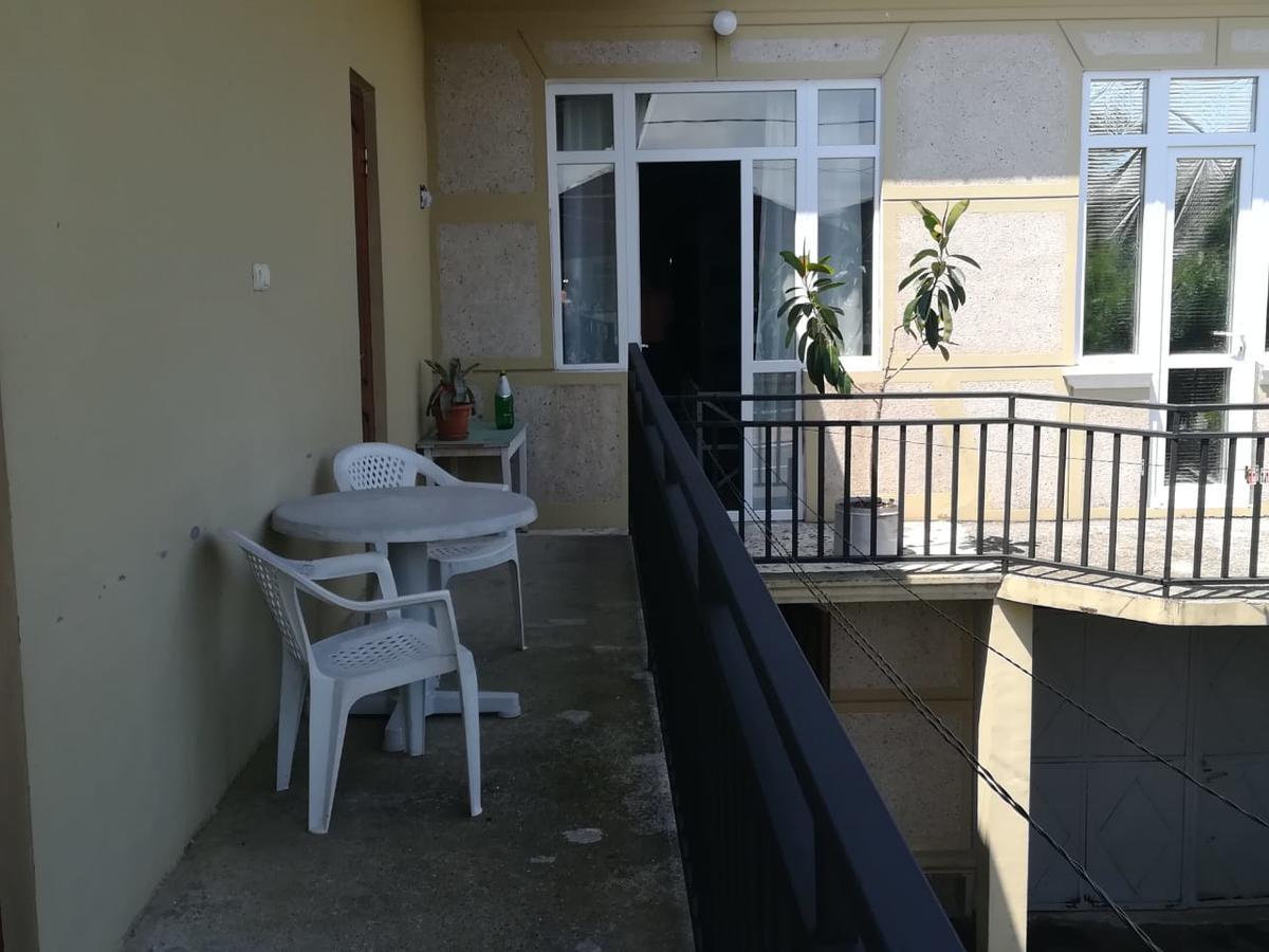 Guest House Of Givi Kobuleti Kültér fotó